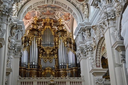 Huge pipe organ